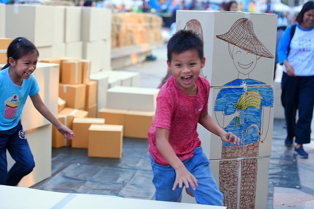 เดิ่นยิ้มเบ่งบาน ชวนเด็กเล่นเปลี่ยนโลก thaihealth